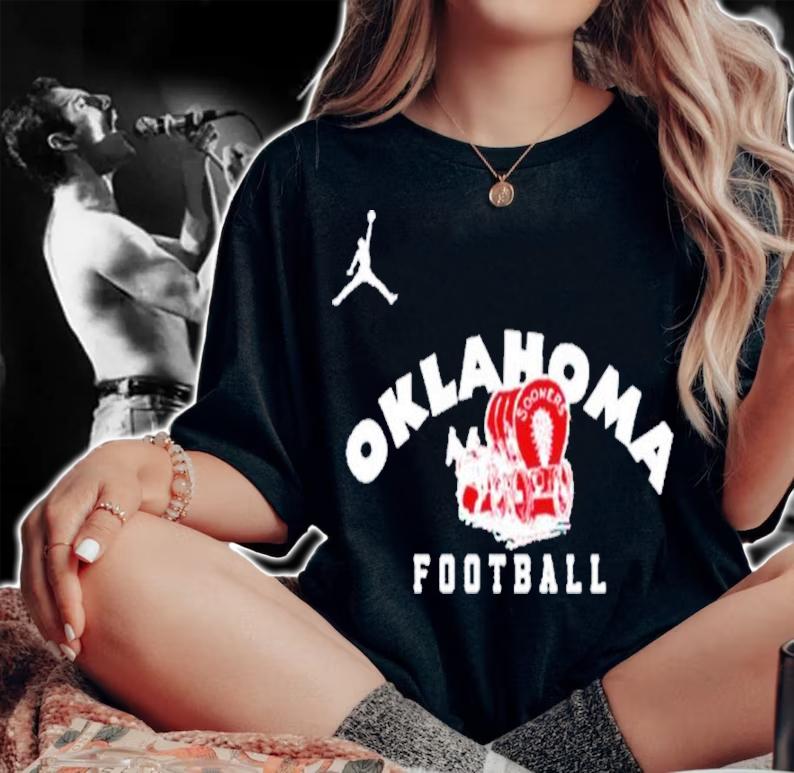 Brent Venables Wearing Oklahoma Sooners Football Shirt t-shirt woman shirt
