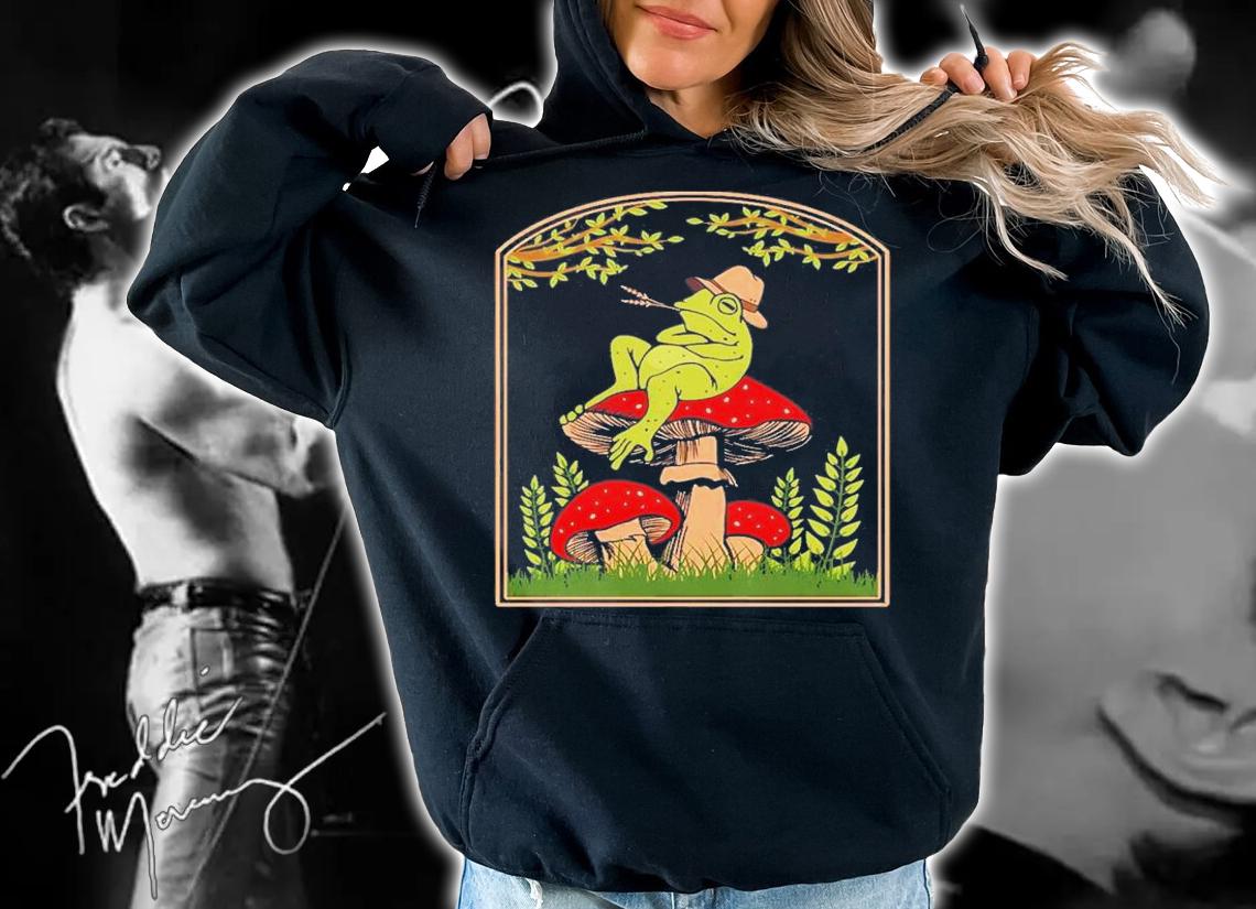 Cottagecore Aesthetic Frog Goblincore Mushroom Toad Fungus T-Shirt t-shirt hoodie