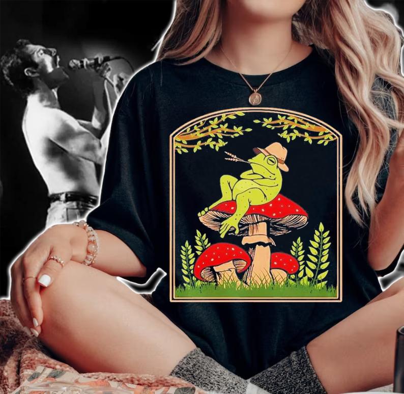 Cottagecore Aesthetic Frog Goblincore Mushroom Toad Fungus T-Shirt t-shirt woman shirt