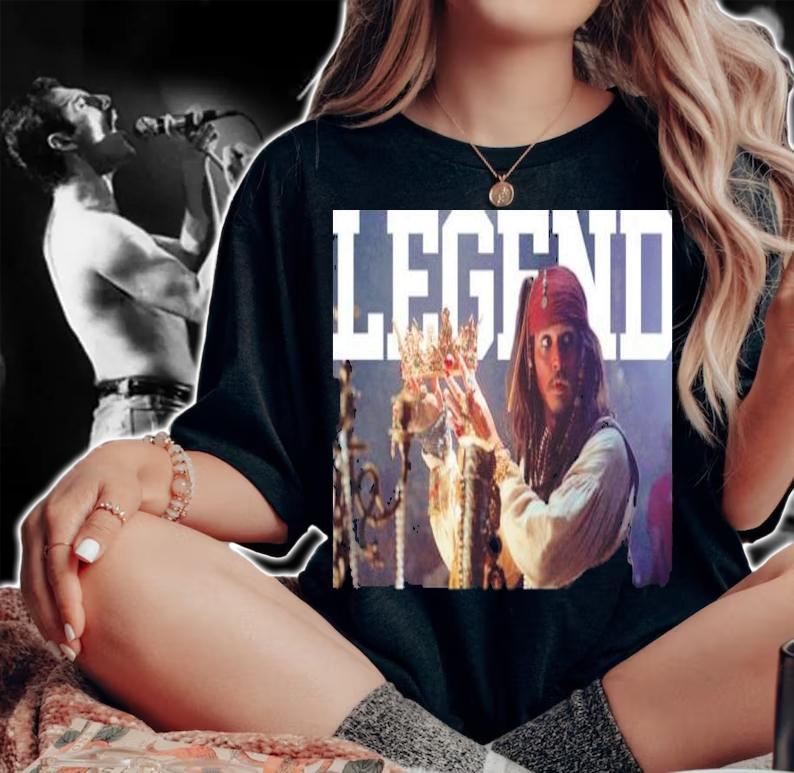 Johnny Depp Legend The Pirate Pocket Shirt t-shirt