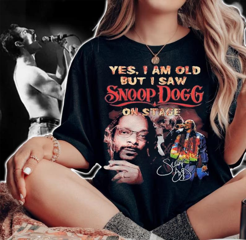 Yes I Am Old But I Saw Snoop Dogg On Stage Signatures Shirt t-shirt woman shirt