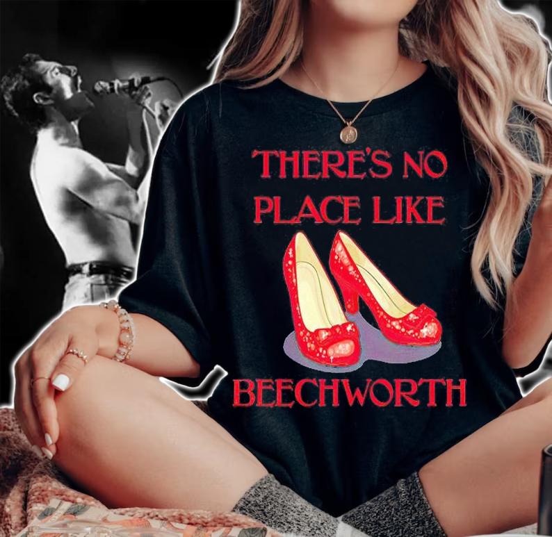 Clogs there's no place like Beechworth T-shirt