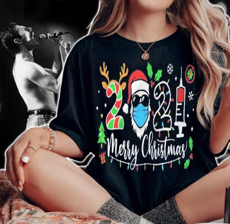 Santa in sunglasses wearing mask 2021 vaccine Merry Christmas T-shirt